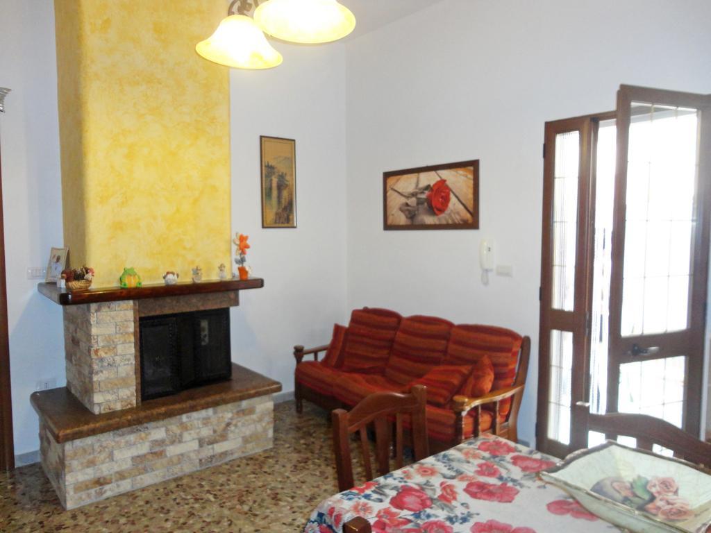 Casetta Indipendente Torre San Giovanni 103 Verso Sud מראה חיצוני תמונה